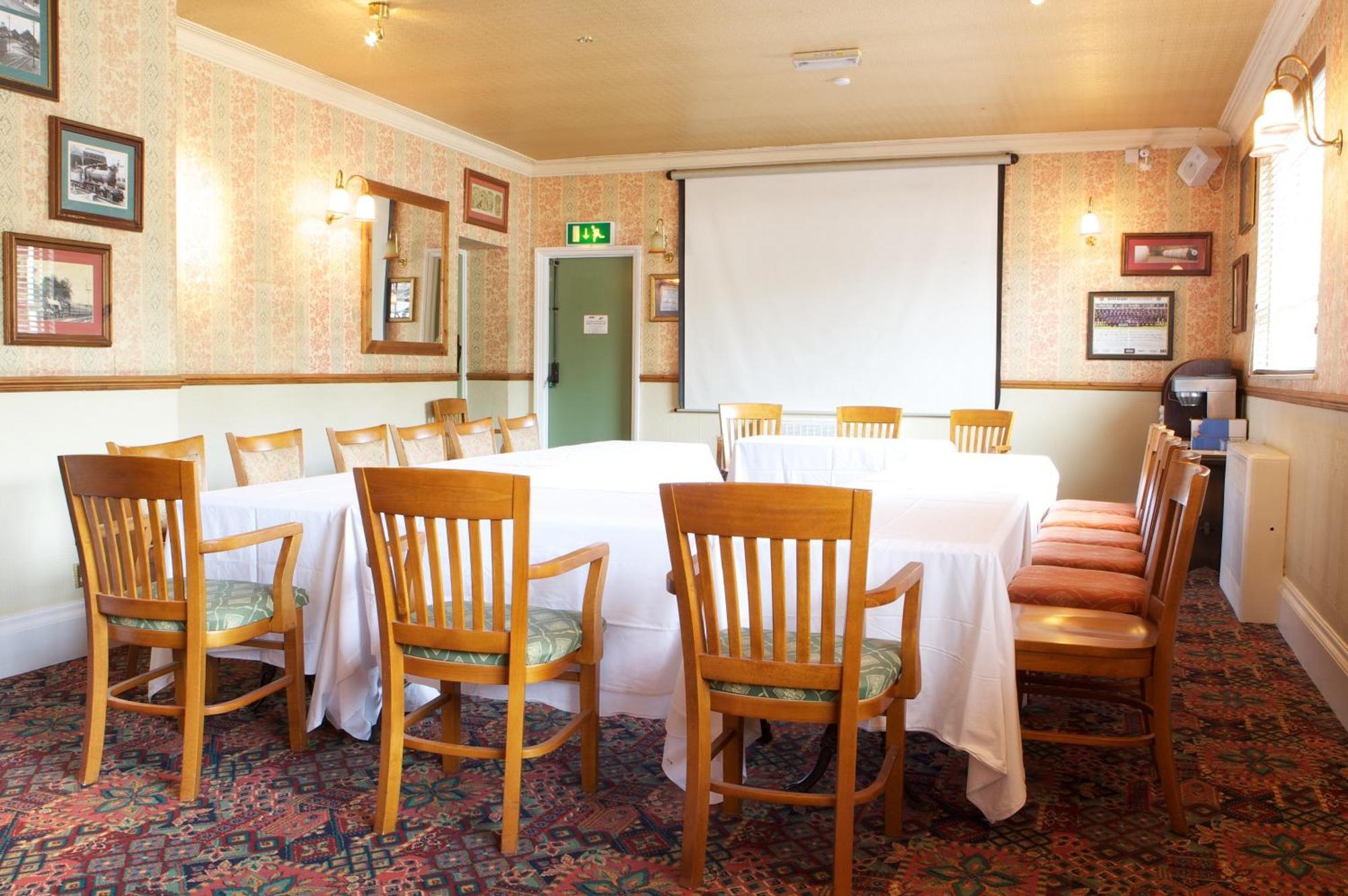 Radstock Hotel Near Bath ภายนอก รูปภาพ