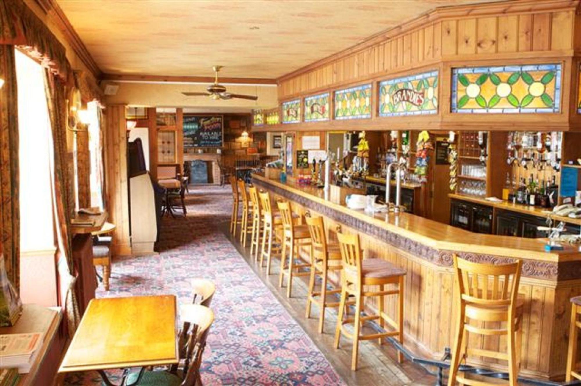 Radstock Hotel Near Bath ภายนอก รูปภาพ