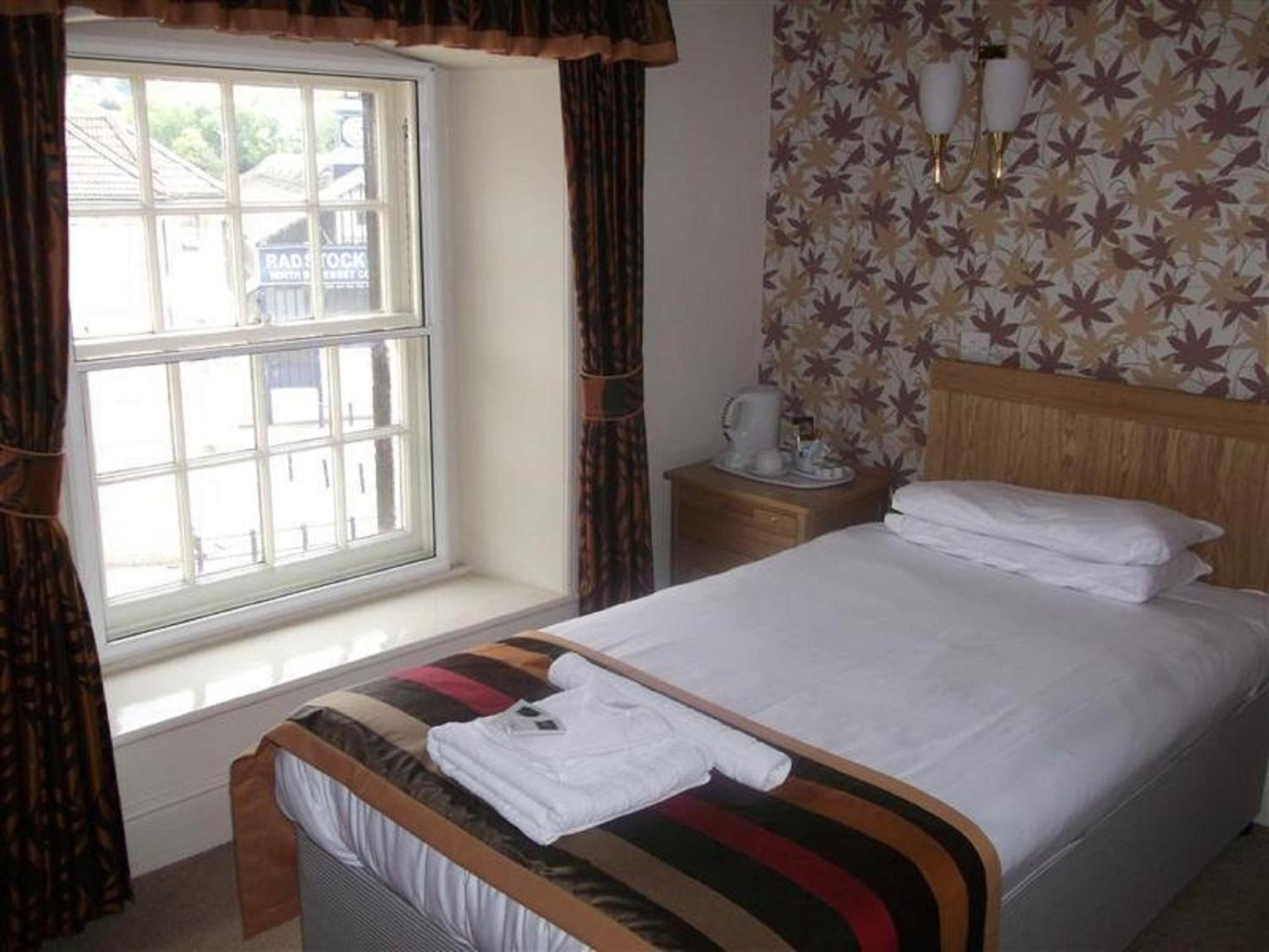 Radstock Hotel Near Bath ภายนอก รูปภาพ